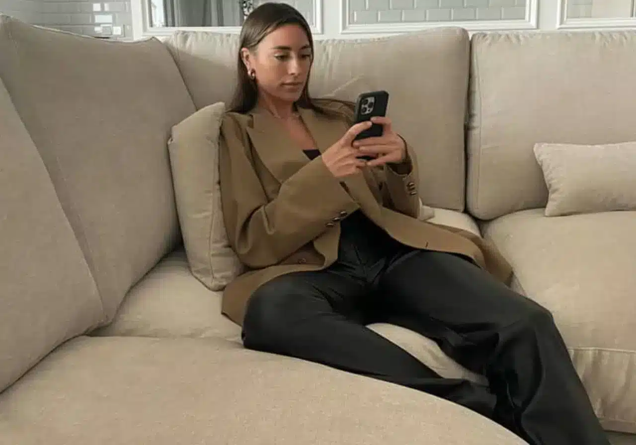 Sofá a medida hecho por Tessuto para Paula Gonu